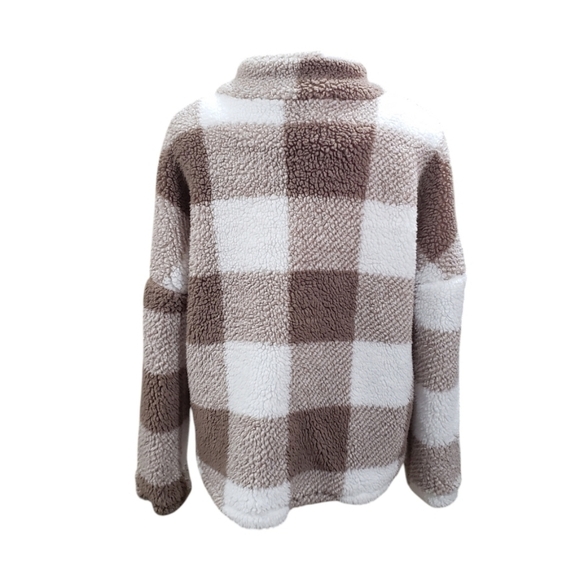 ANDTHEWHY Plaid Oversized Cozy Sherpa Jacket - Picture 5 of 8